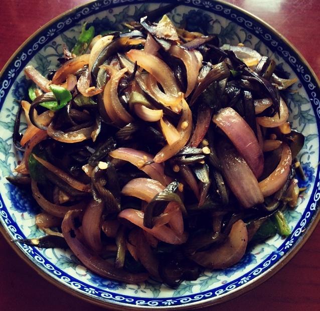 【辣炒茄子皮的做法步骤图,辣炒茄子皮怎么做好吃】攻主_下厨房