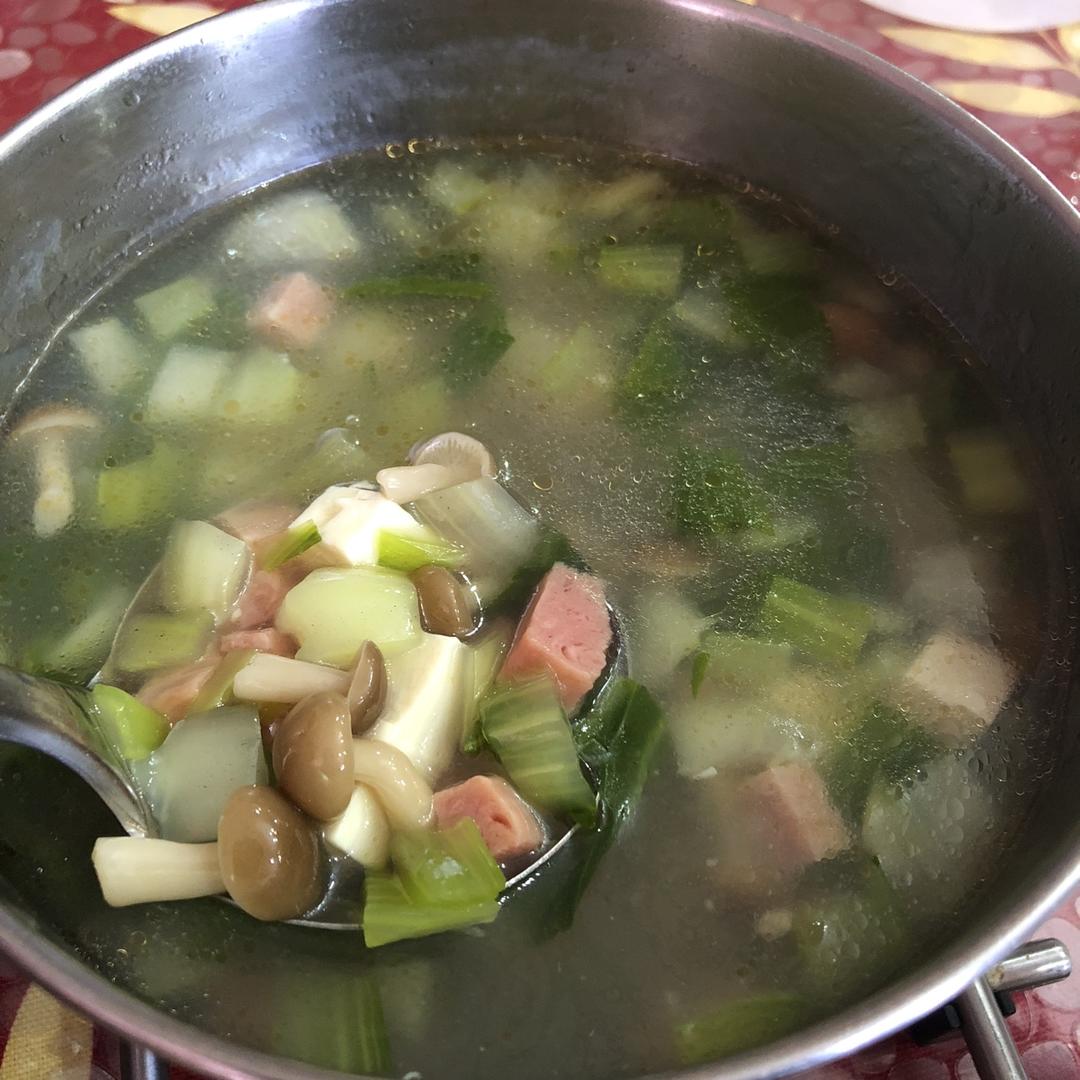 海鲜菇豆腐养生汤