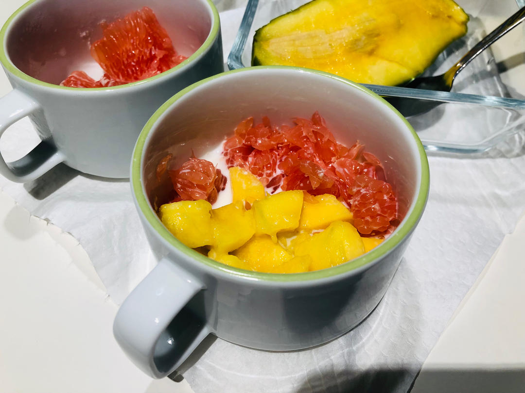 港式甜品——杨枝甘露(芒果西米露)附芒果花切法