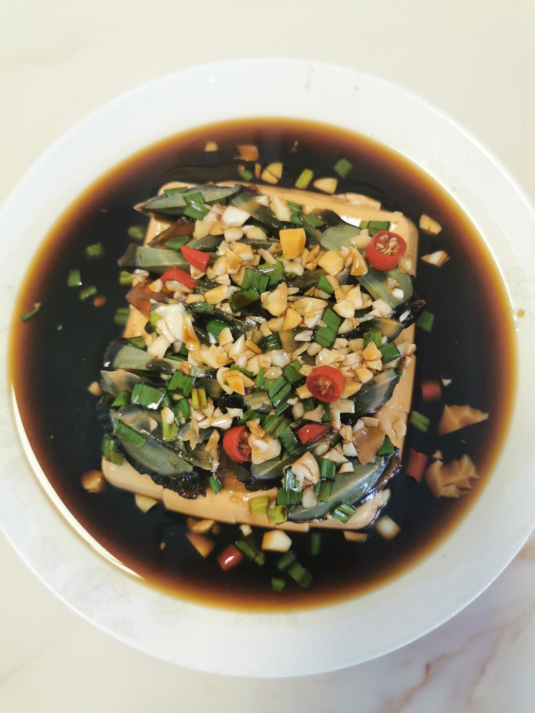 凉拌皮蛋豆腐
