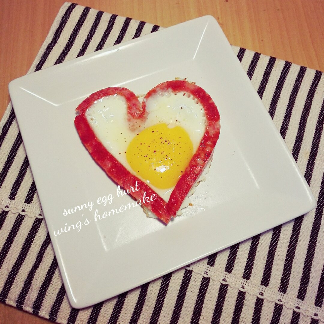 心形香肠荷包蛋