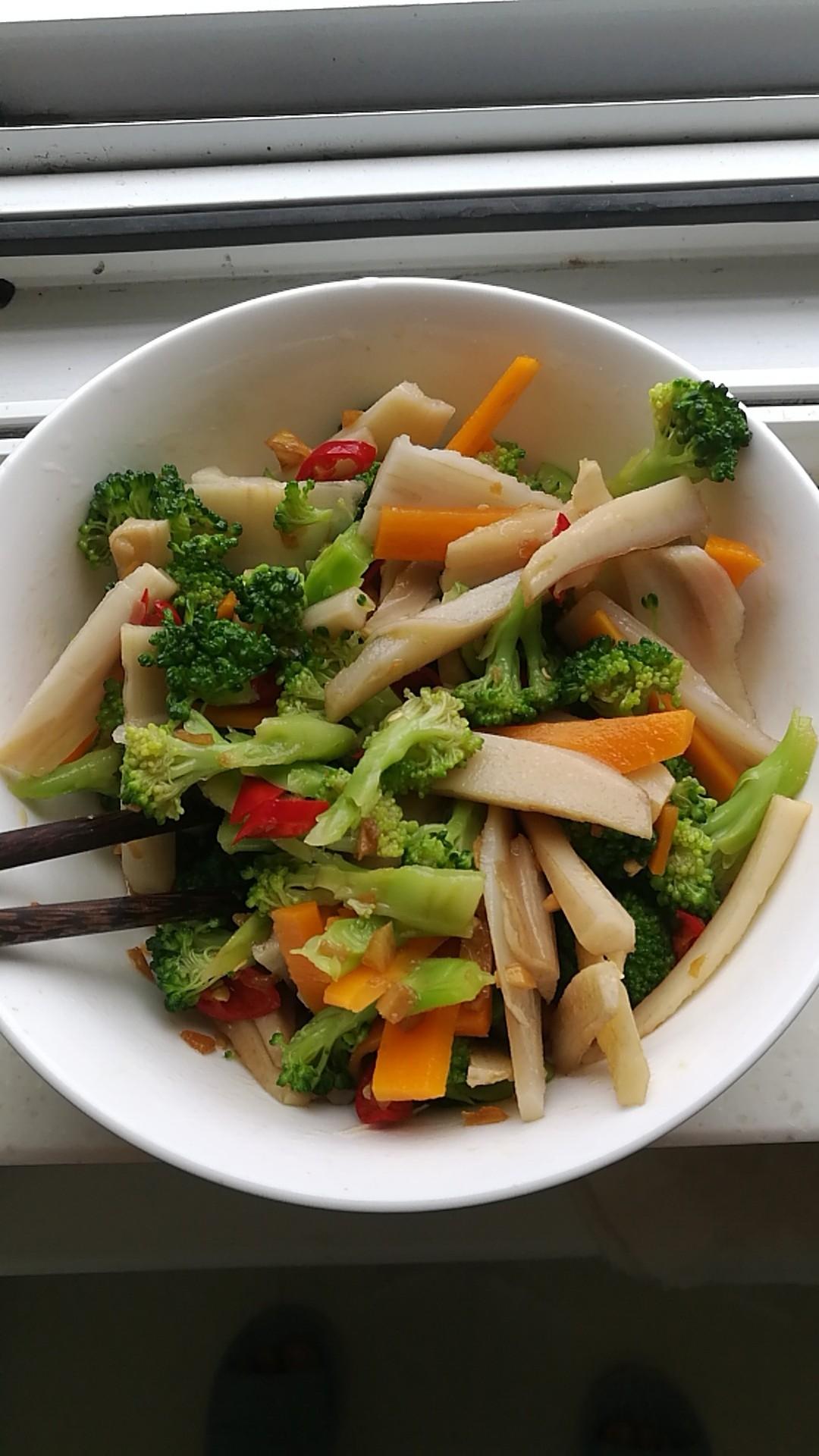 拌西蓝花藕片的做法