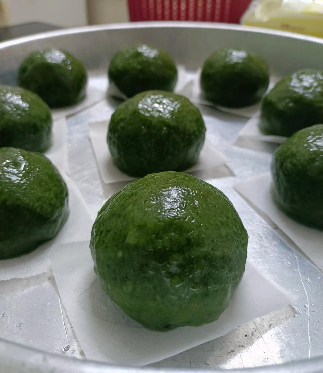 清明必吃的艾草青团