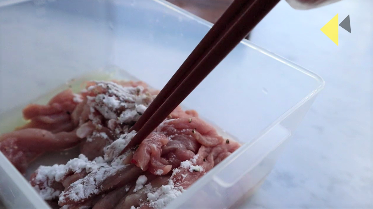 【广东家常菜】一碗鲜甜养胃的瘦肉玉米粥的做法 步骤4