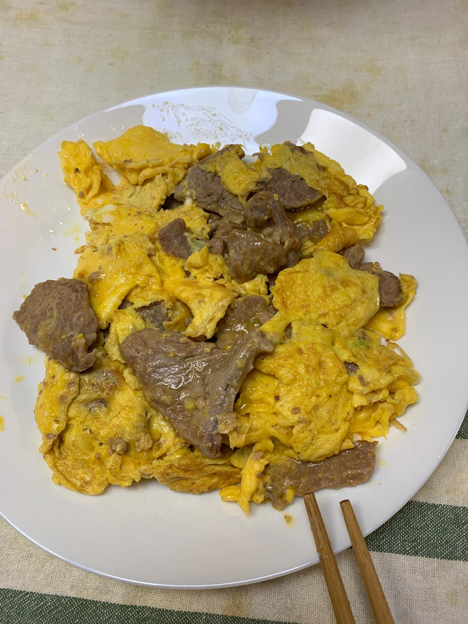 滑蛋牛肉，牛肉滑嫩，鸡蛋松软