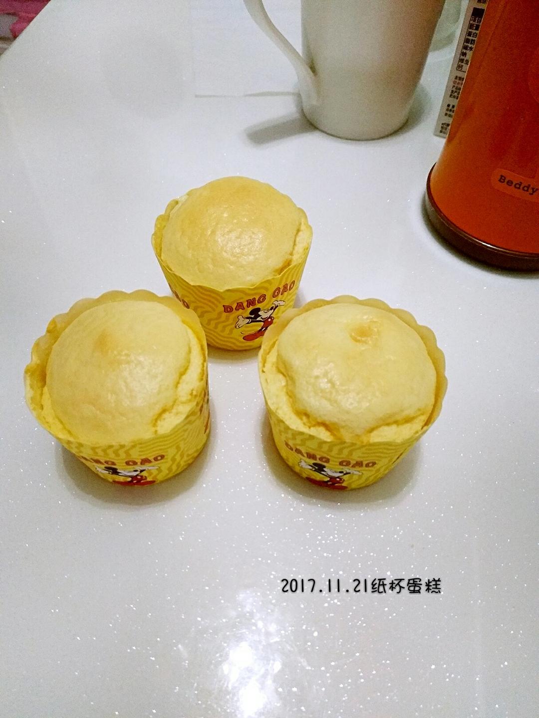 软绵绵戚风纸杯蛋糕