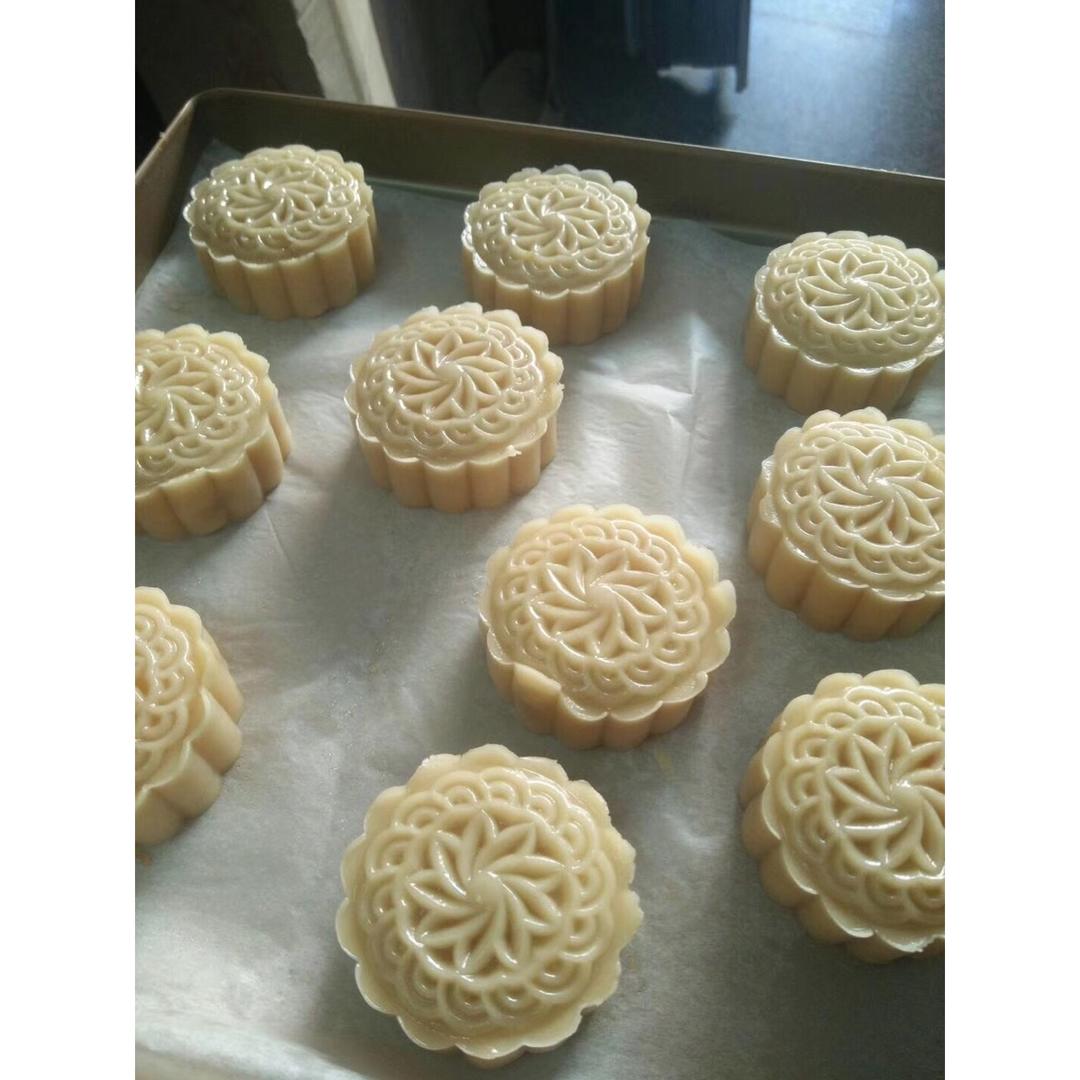 广式月饼－－蛋黄豆沙月饼