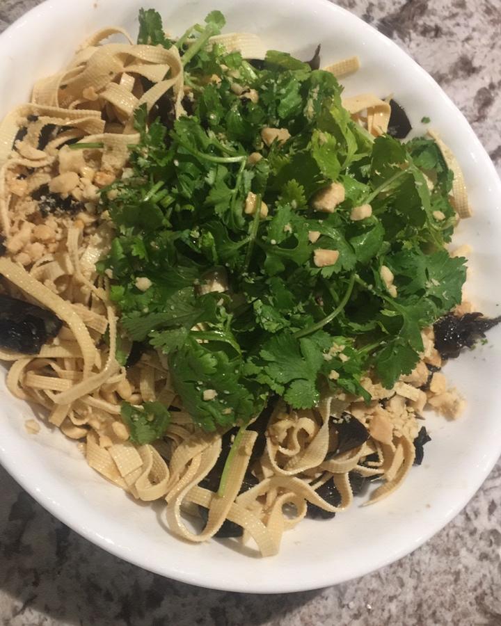 凉拌豆腐皮