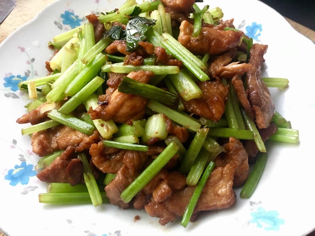芹菜炒肉