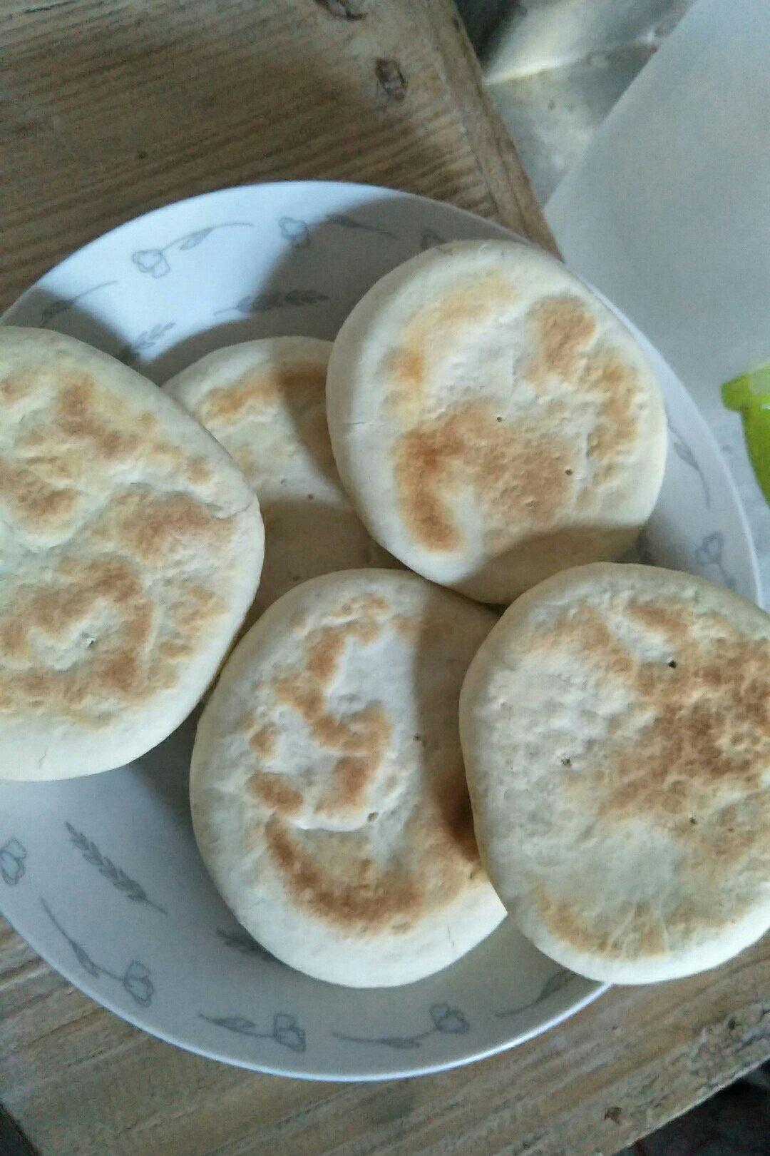 白饼 可妮兔的小窝做的白饼 第一次烙饼  老开心