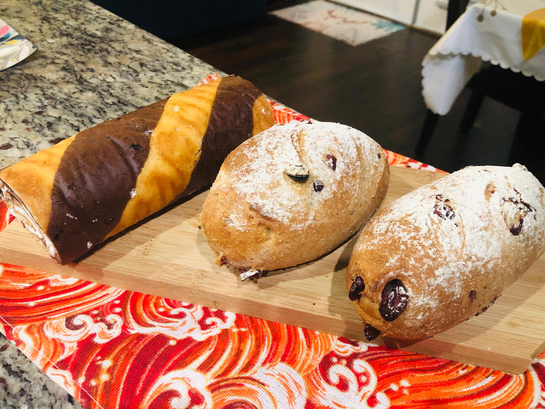 斑马纹蛋糕卷（超详细新手都容易操作的小四卷制作视频）