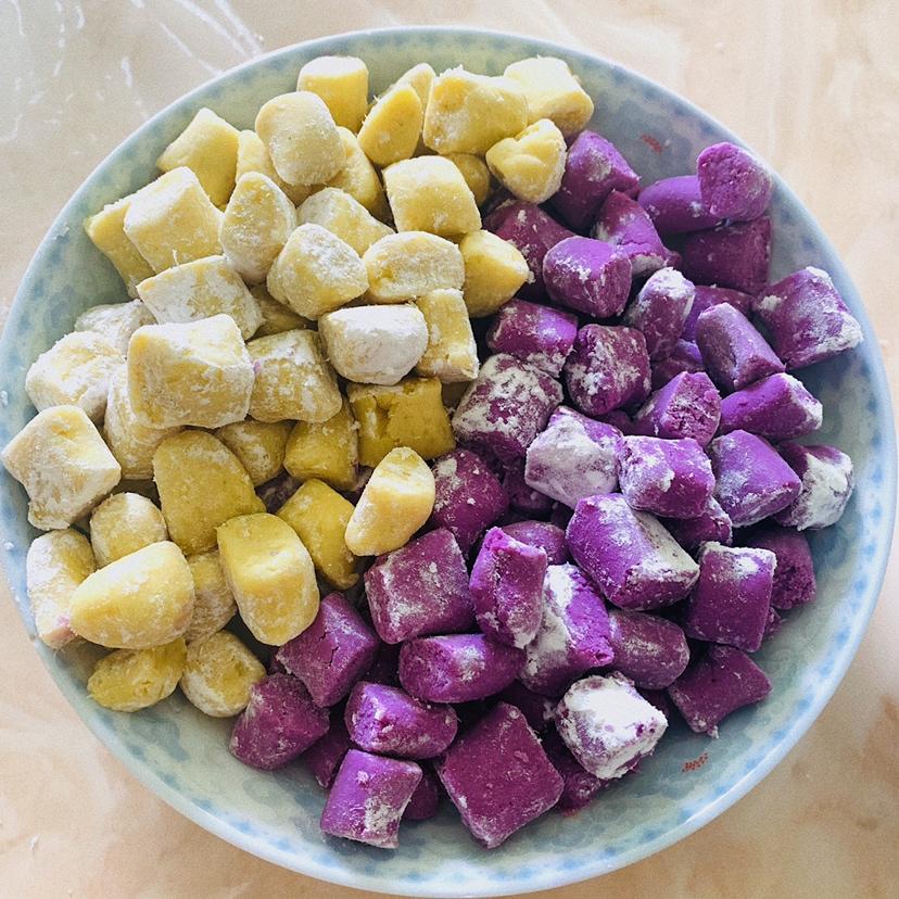 自制鲜芋仙芋圆（另附: 蜜红豆和仙草冻的做法）