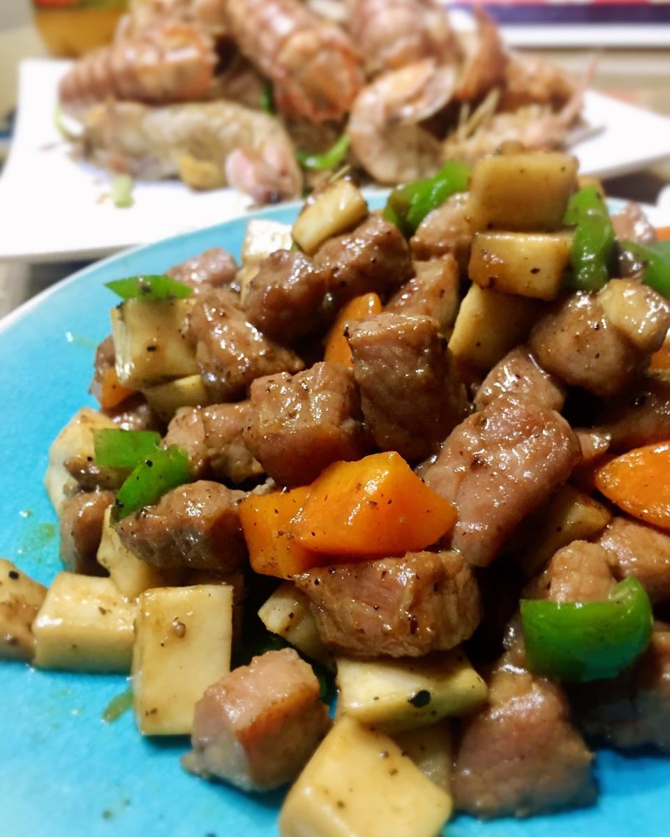 杏鲍菇黑胡椒牛肉粒~老丁的私房菜