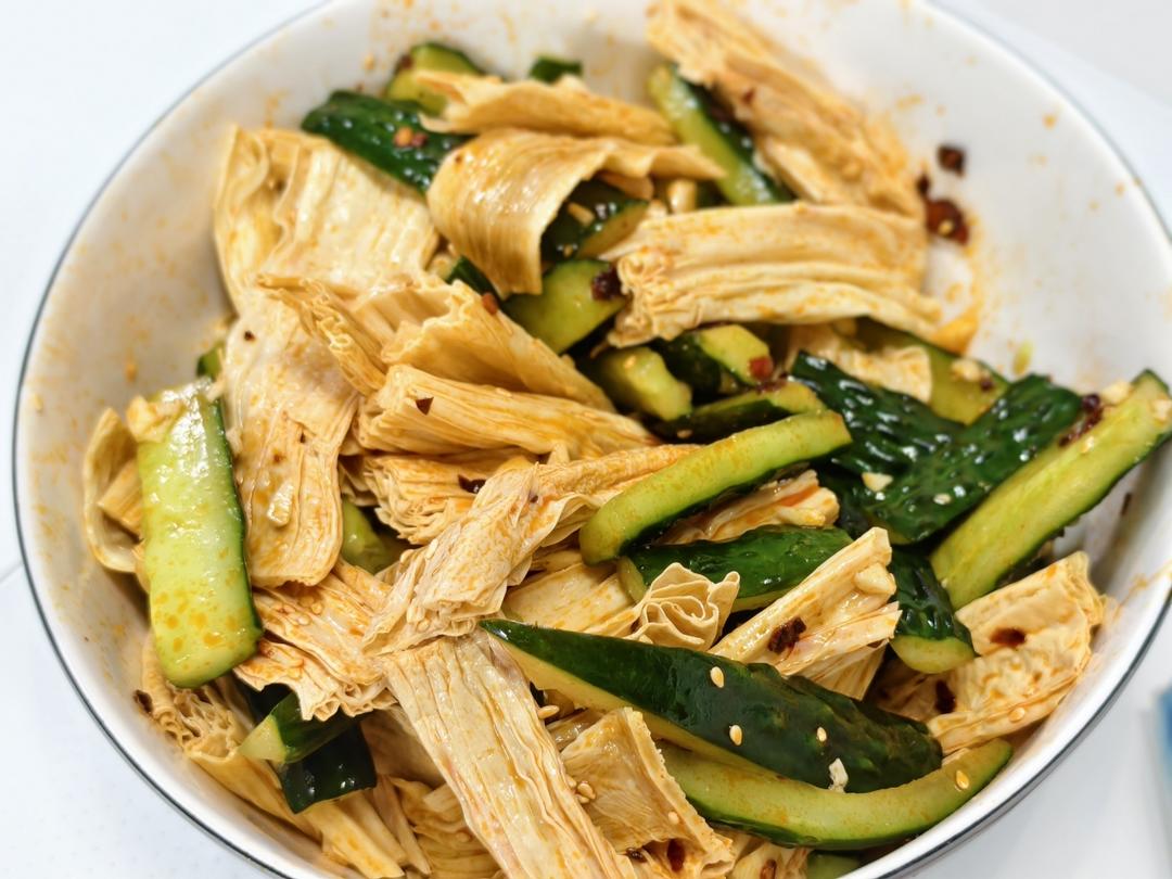 开胃菜：凉拌腐竹(附上灵魂拌汁)