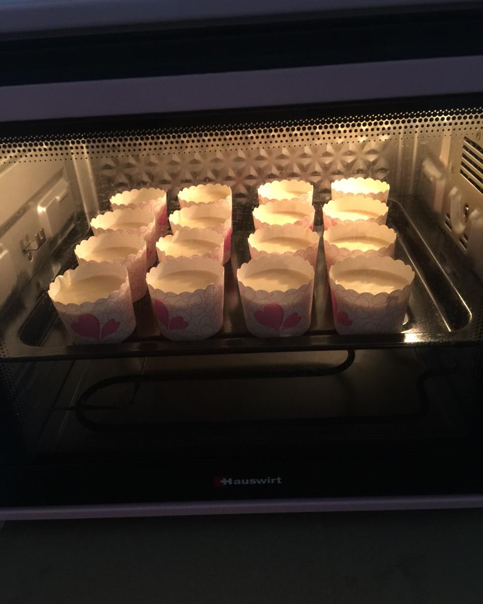 软绵绵戚风纸杯蛋糕