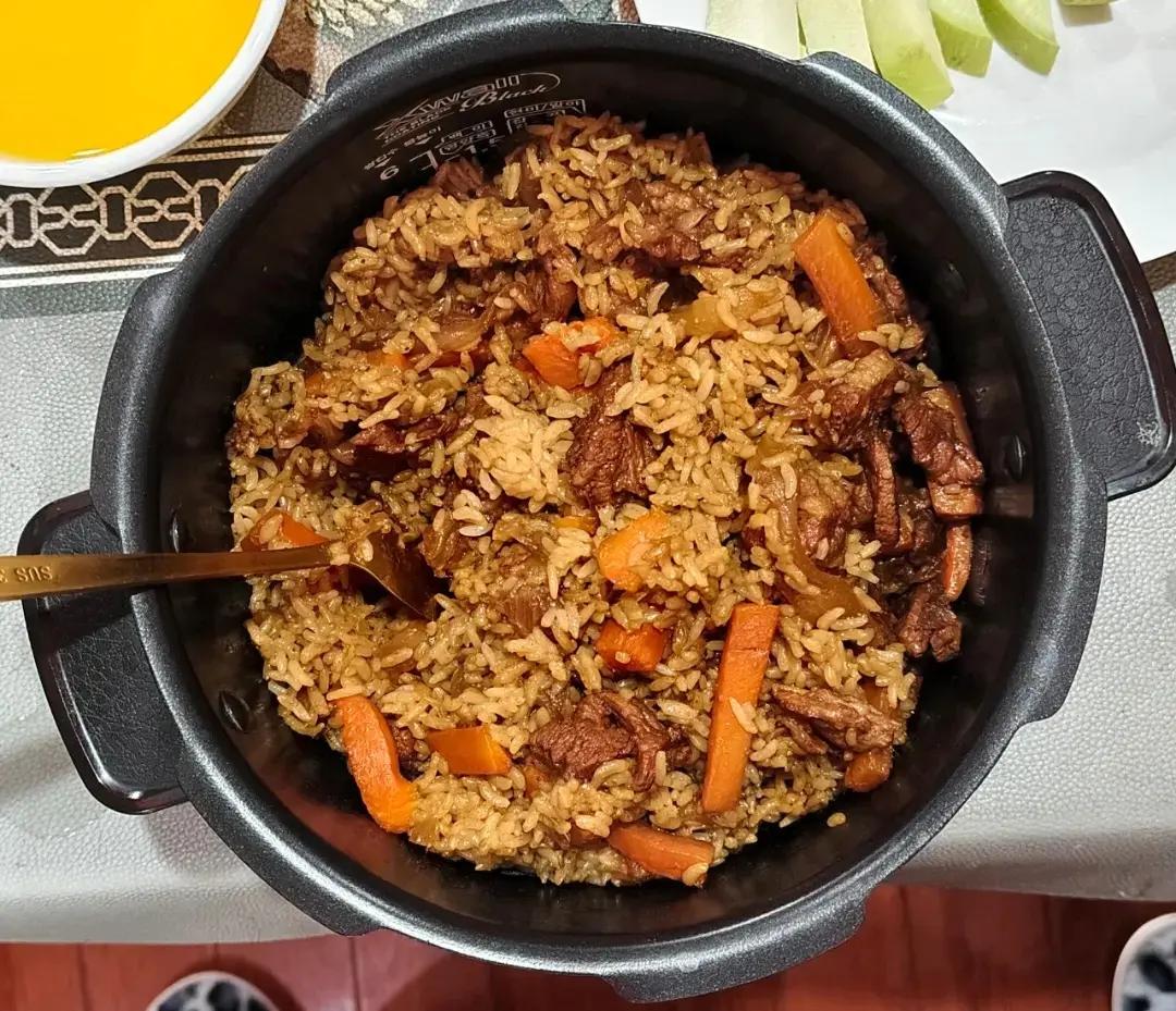 新疆抓饭（简单又好吃的电饭锅版）