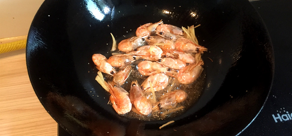 鲜虾烩冬瓜，清淡美味的菜的做法 步骤2