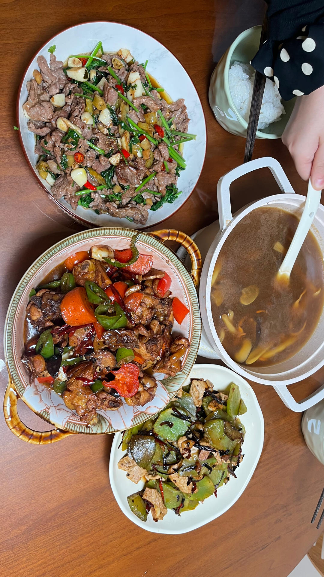 小炒黄牛肉，肉嫩味香！太好吃了简直是米饭杀手！