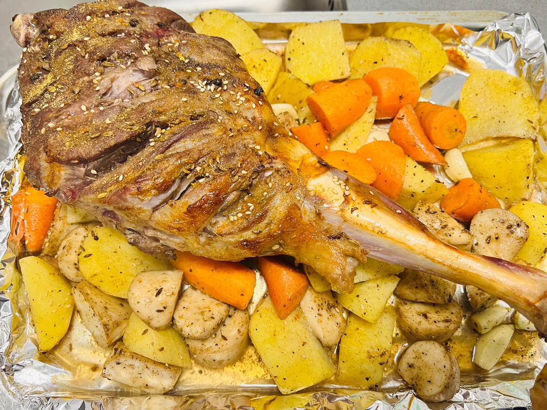 【蒙古族】秘制烤羊腿