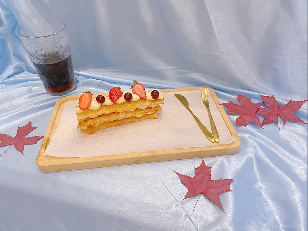 浪漫法式甜品|草莓🍓拿破仑千层酥(手抓饼版)