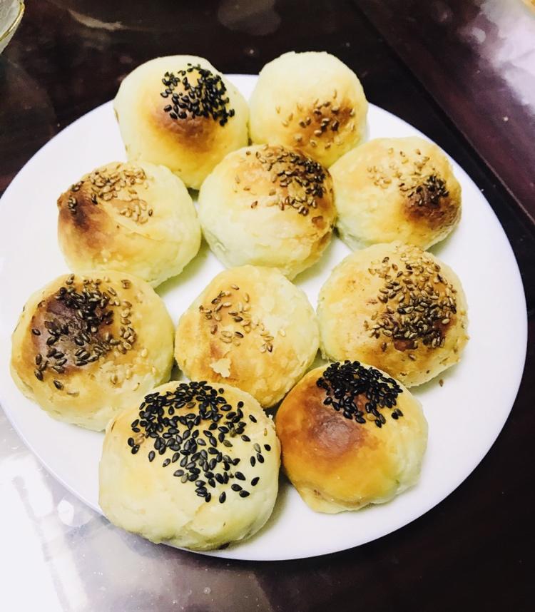 掉渣渣的蛋黄酥（超详细的方子）