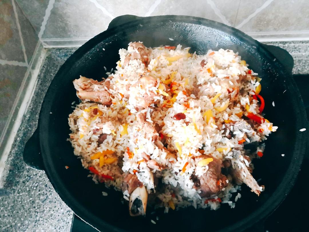 新疆羊肉抓饭