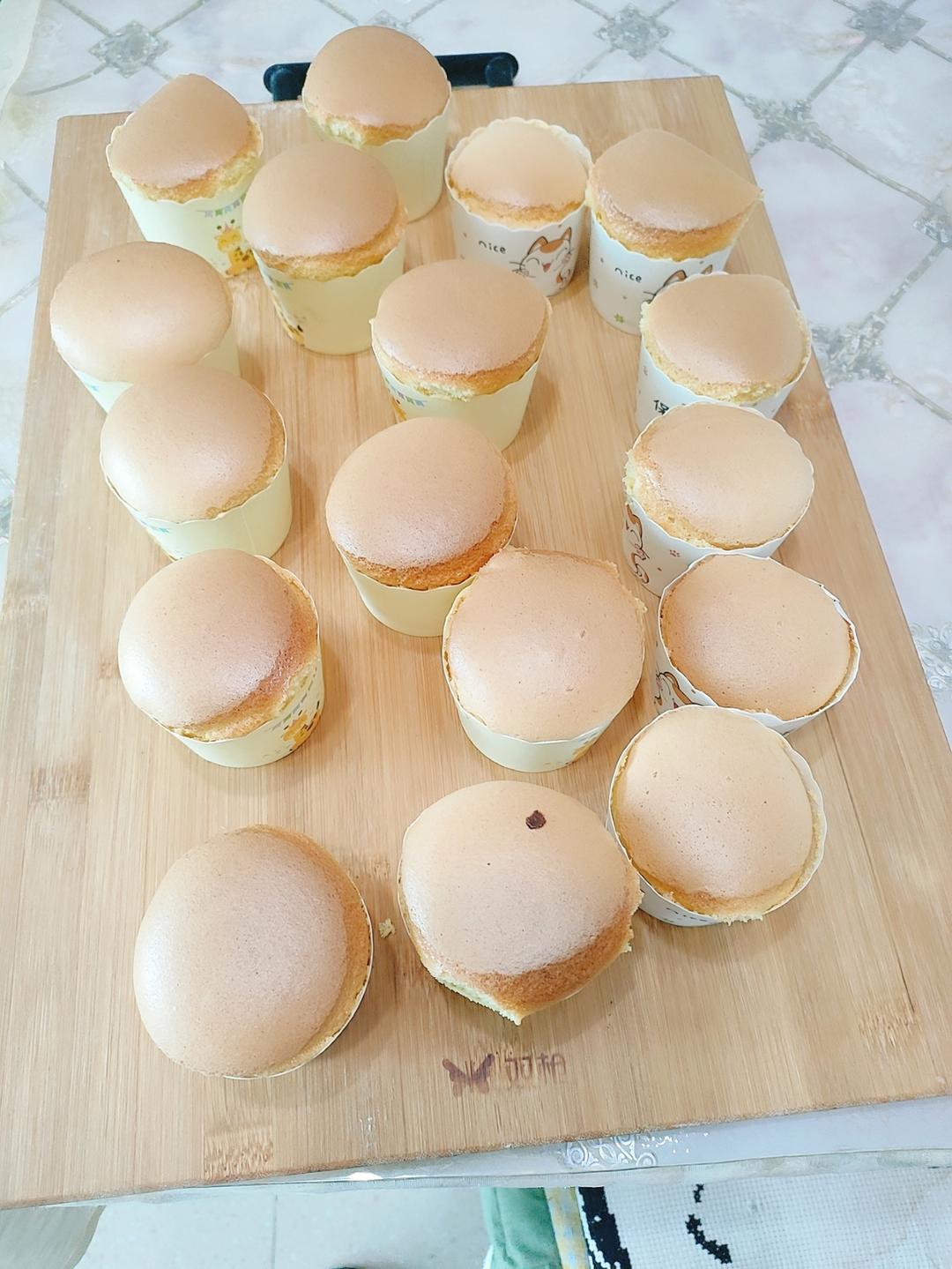 不回缩  不塌陷  不需要倒扣的戚风杯