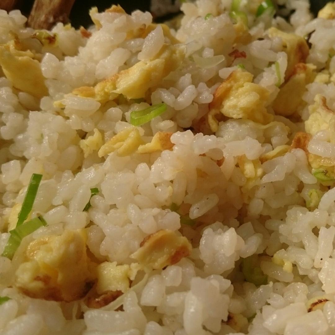 涅盘的自行车做的销魂葱花蛋炒饭