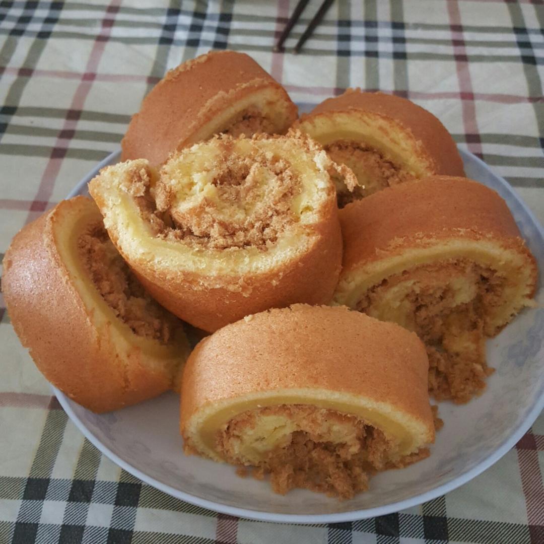 肉松戚风蛋糕卷