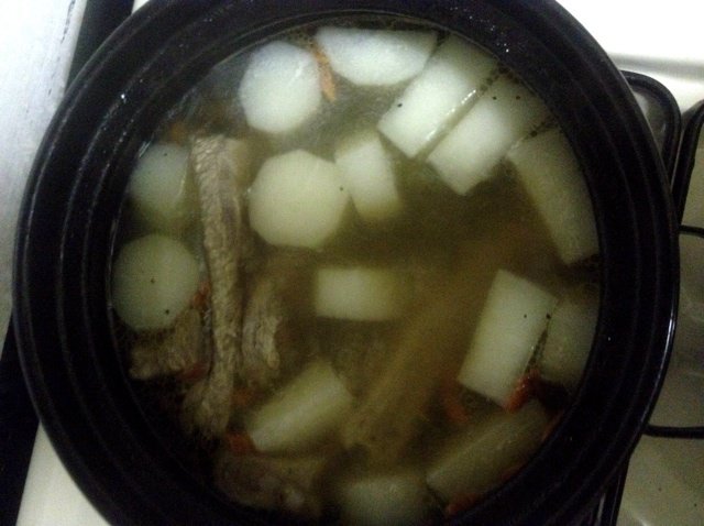 白萝卜枸杞排骨汤