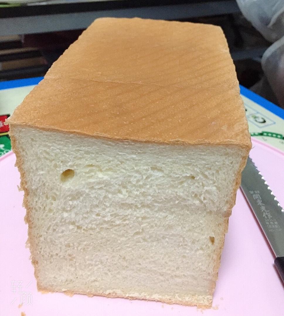 用烤箱自己做面包--手工牛奶吐司面包