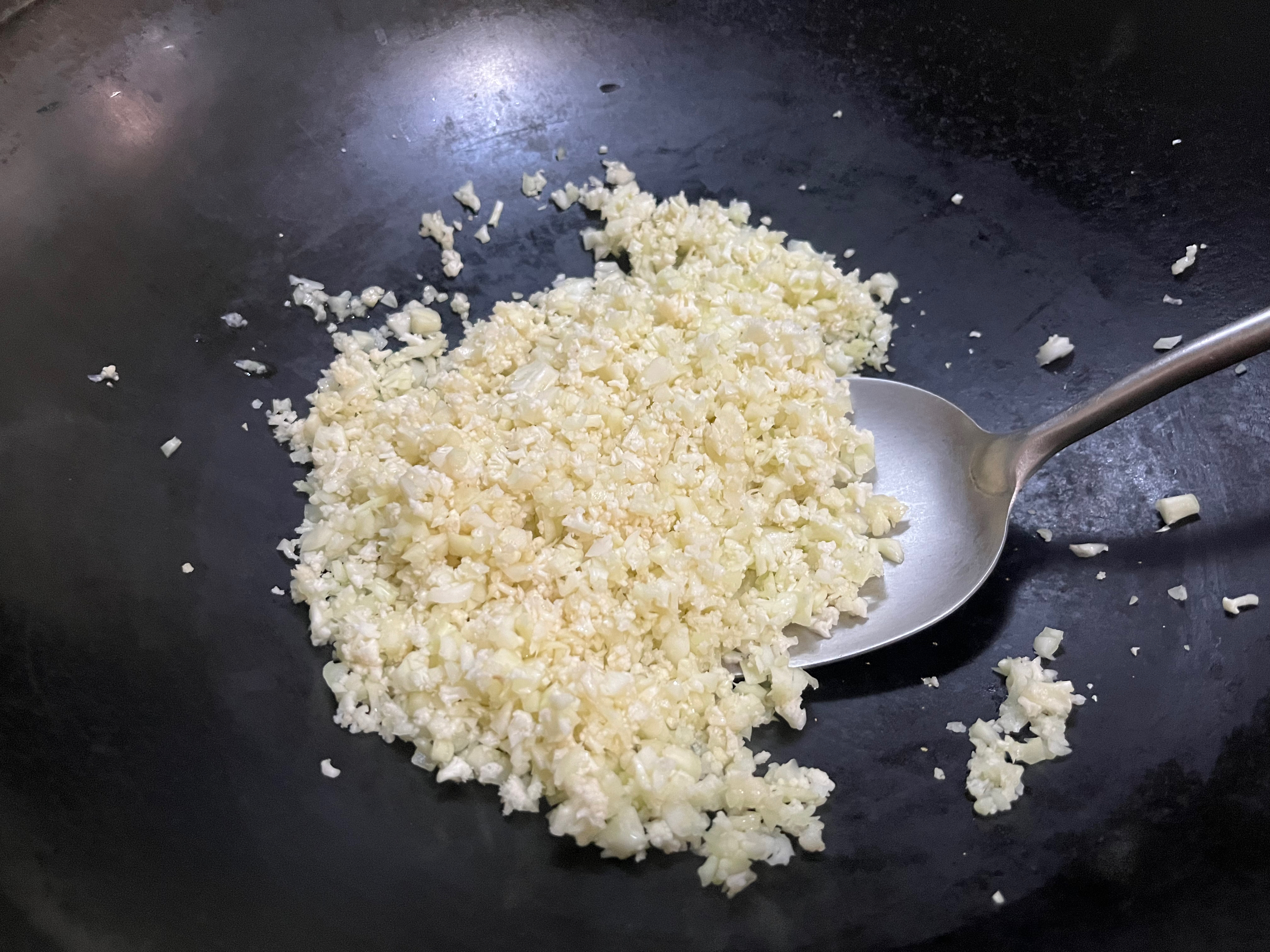减脂一定要吃的无米蛋炒饭的做法 步骤4
