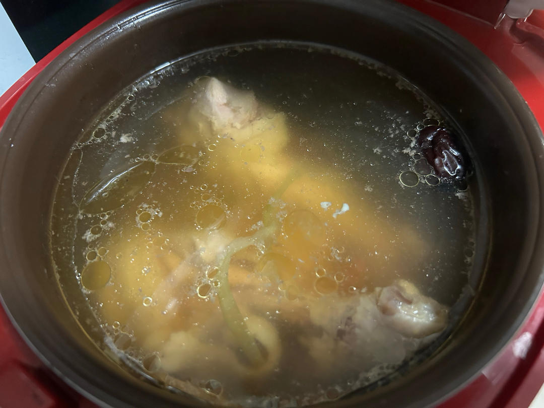 奶奶教的鲜香肥美香菇炖鸡汤