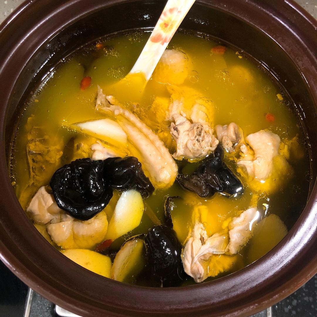 山药黄芪母鸡汤的做法