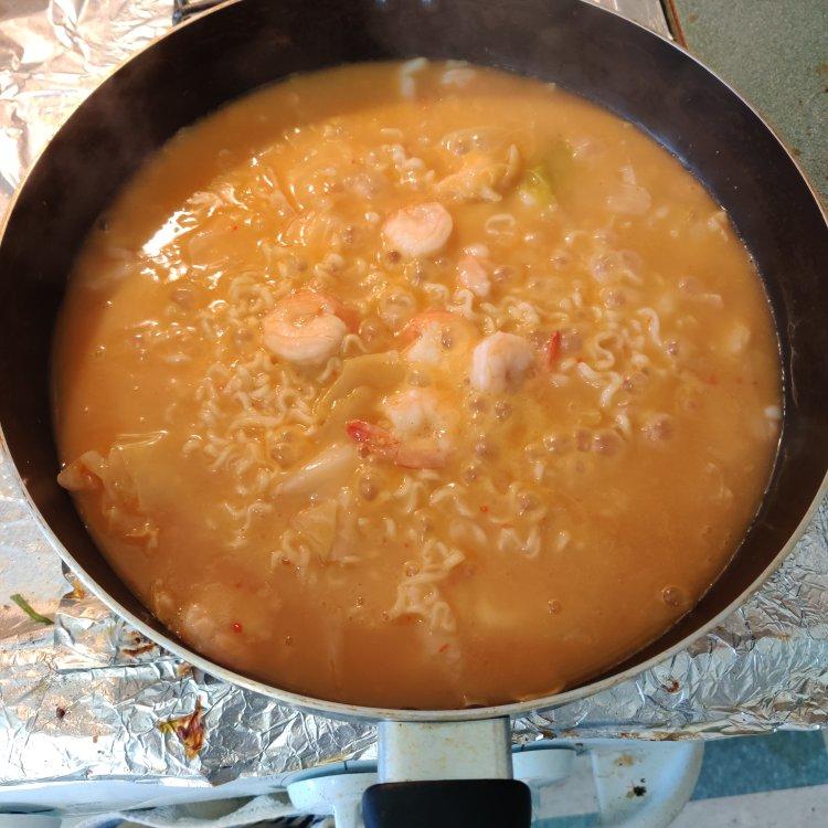 芝士拉面炒年糕—韩国街边美食改良版