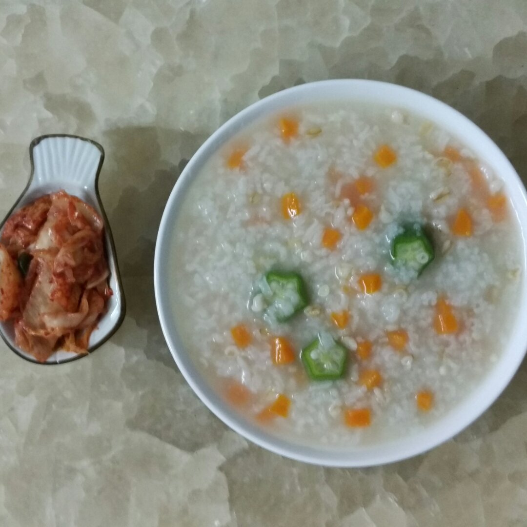 吃货蟹做的胡萝卜青菜粥