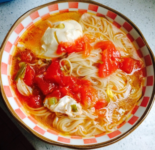 最家常的普通汤面——西红柿鸡蛋龙须面