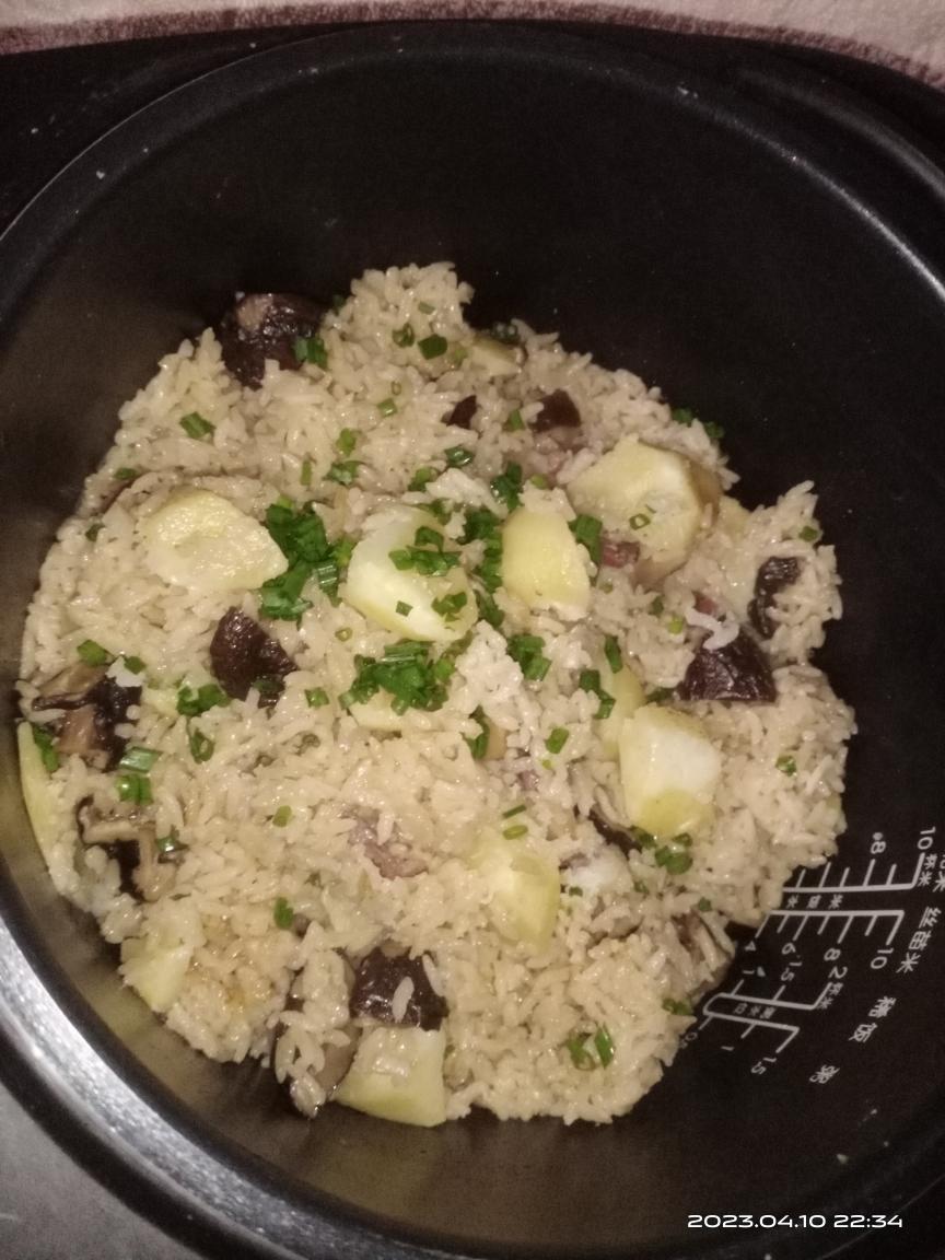 香菇土豆🥔焖饭