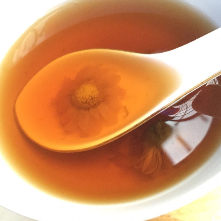 aaa-9做的罗汉果菊花枸杞汤