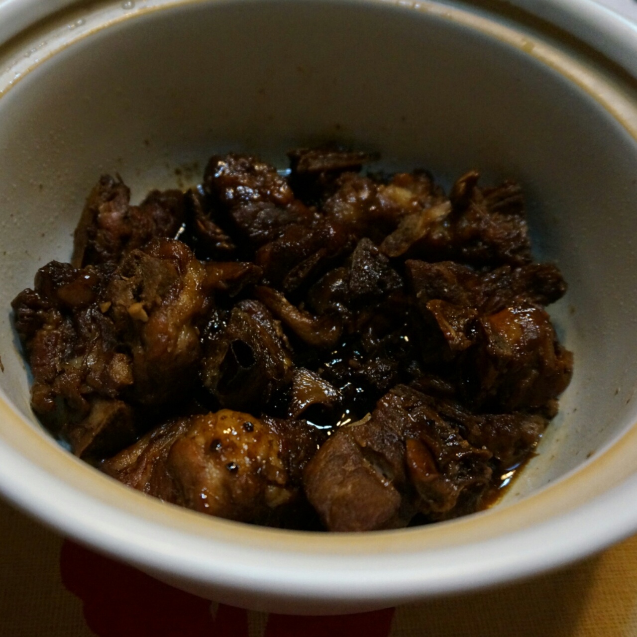 啤酒烧排骨（好吃到吼吼～）