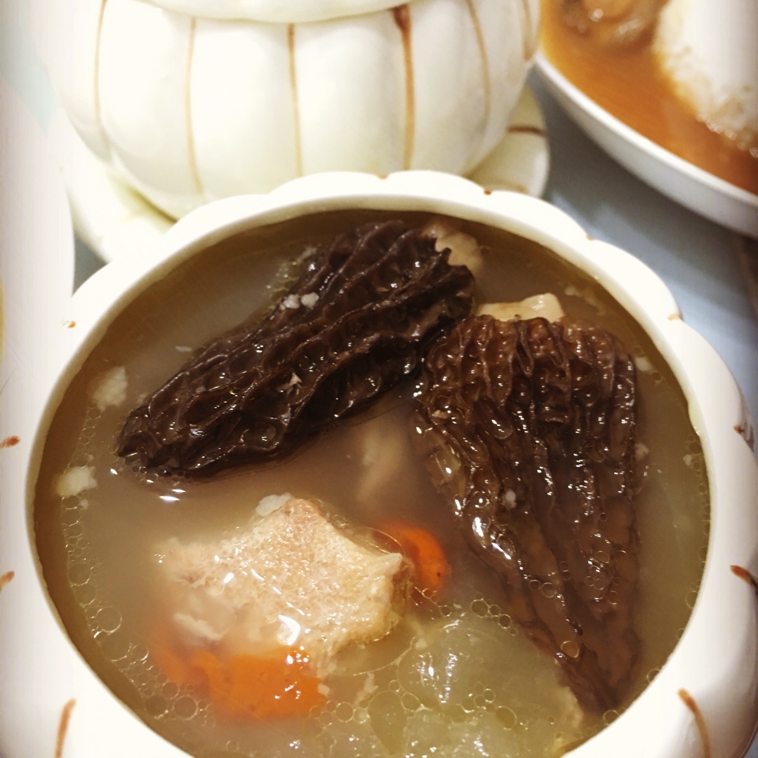 羊肚菌炖鸡