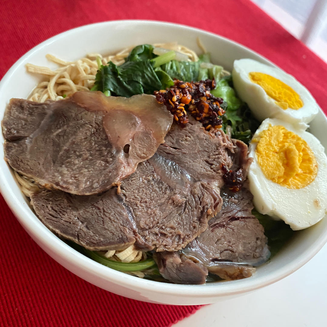 牛肉粉丝千张汤（附辣椒油的做法）