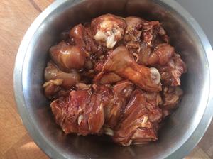 杂蔬鸡腿暖锅的做法 步骤2