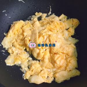洋葱胡萝卜炒鸡蛋的做法 步骤4