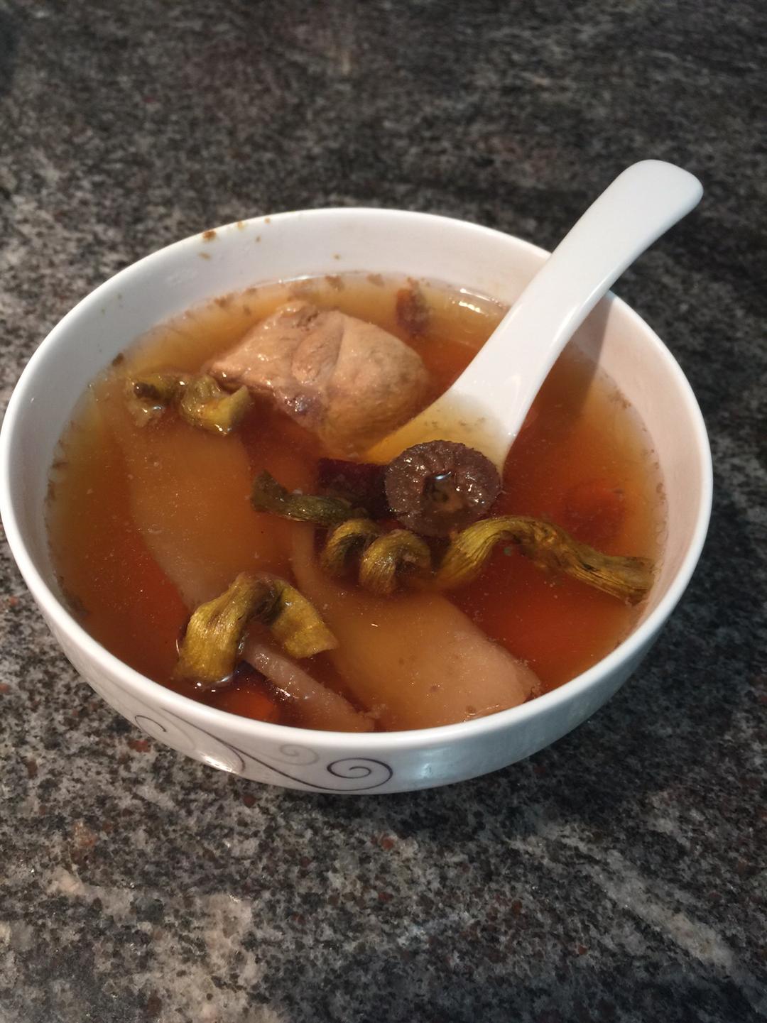 淮山石斛猪骨汤的做法