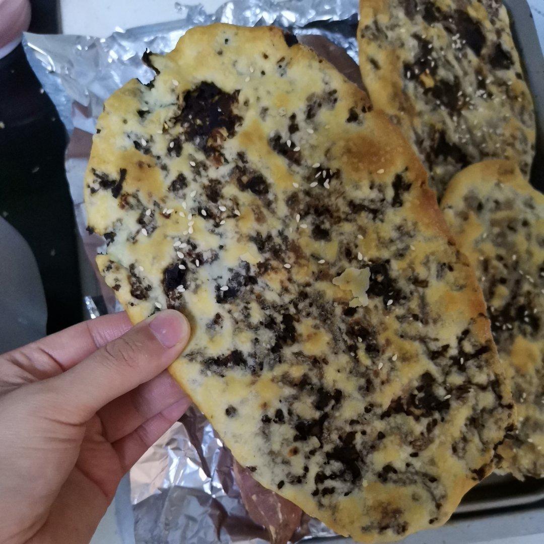 酥脆喷香，咬一口掉渣的梅菜锅盔