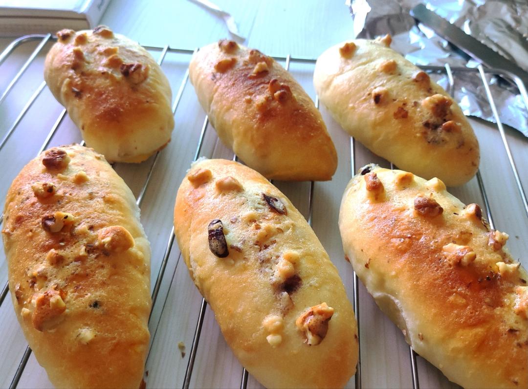 我不允许你们没吃过核果多多软欧包｜太绝了。