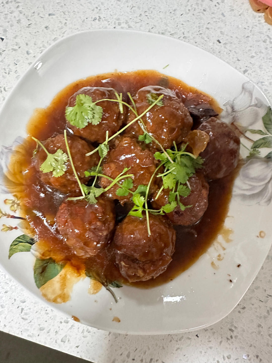 简单的红烧狮子头～拌饭太香了