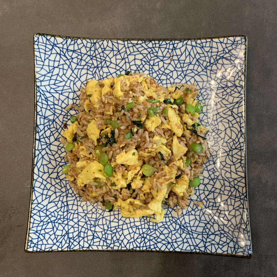 虾酱卷心菜炒饭