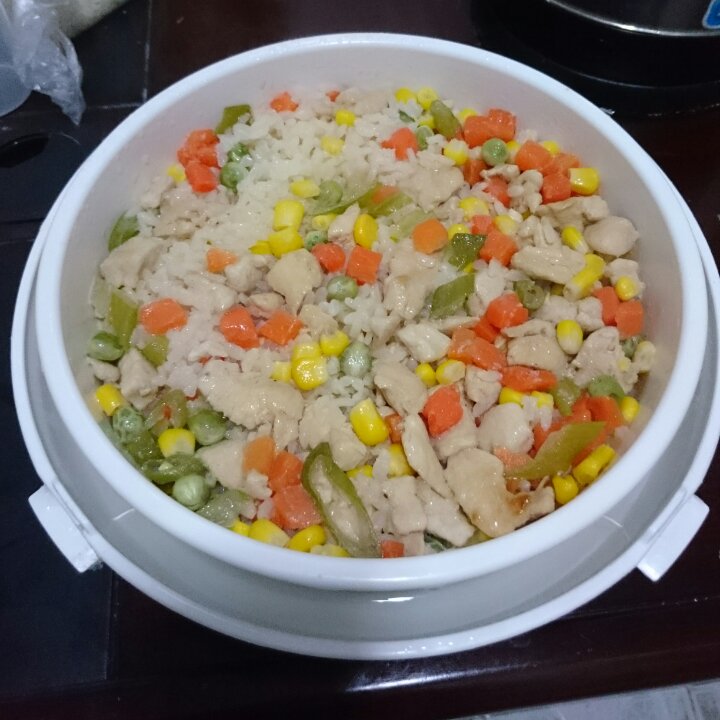 鸡肉豌豆焖饭